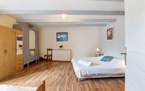 Ty Coz: Meubles, Lit, Design Intérieur, Sol, Chambre, Sol, Mur, Literie, Drap De Lit, Pièce