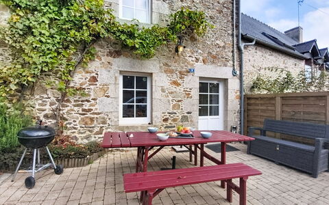 Ty Coz: Meubles, Mobilier De Jardin, Pot De Fleur, Chaise, Tableau De Plein Air, Table, Porte, Plante D'Appartement, Patio, Jardin
