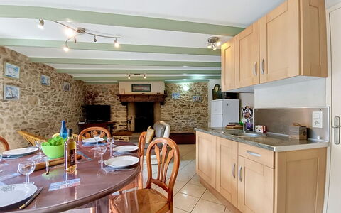 Ty Coz: Meubles, Sol, Design Intérieur, Sol, Plafond, Comptoir, Cuisine, Cabinetry, Chaise, Pièce