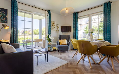 Nouvelle Vague: Propriété, Meubles, Fenêtre, Table, Chaise, Bois, Design Intérieur, Ombre, Sol, Canapé