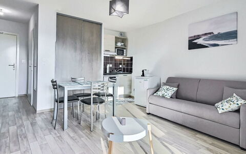 Valras Plage 110: Meubles, Sol, Sol, Design Intérieur, Appartement, Pièce, Plafond, Chaise, Canapé, Salon
