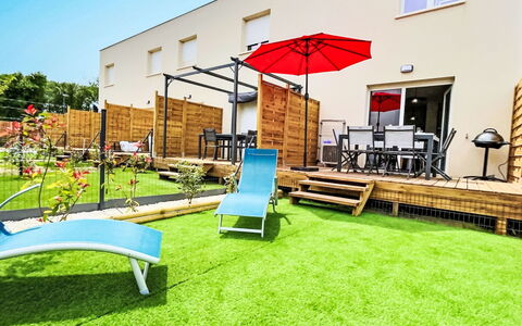 Valras Plage 110: Jardin, Pelouse, Gazon Artificiel, Arrière-Cour, Cour, Mobilier De Jardin, Chaise, Aménagement Paysager, Patio, Cour