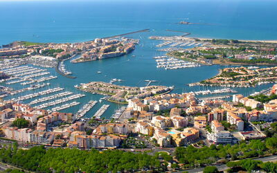 Cap D'Agde 808: L'Eau, Ciel, Ressources En Eau, Bâtiment, Jour, Propriété, La Nature, Infrastructure, Bleu Azur, Bateau