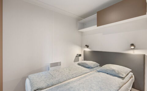 Florida: Lit, Chambre, Design Intérieur, Sol, Meubles, Sol, Drap De Lit, Plafond, Pièce, Literie