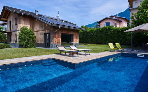 Woodhouse: L'Eau, Plante, Nuage, Propriété, Bâtiment, Meubles, Ciel, Fenêtre, Bleu, Piscine