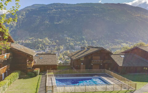 Saint Gervais 15: Ciel, Montagne, Plante, Bâtiment, La Nature, Fenêtre, Lot Terre, Arbre, Piscine, Design Urbain