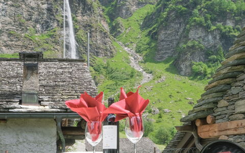 Rustico la Dimora: Fleur, Plante, La Nature, Montagne, Paysage Naturel, Végétation, Biome, Cascade, Paysage, Géologique Phénomène