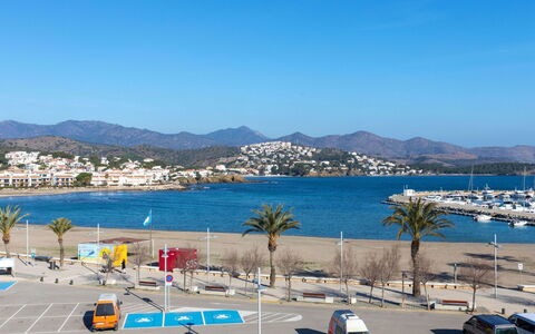 Llançà 236: L'Eau, Plante, Propriété, Bâtiment, Piscine, Ciel, Bleu Azur, Vert, La Nature, Arbre