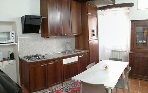App. Il Sasso Di Olina: Propriété, Meubles, Cabinetry, Comptoir, Table, Appareil De Cuisine, Évier, Bâtiment, Bois, Électroménager