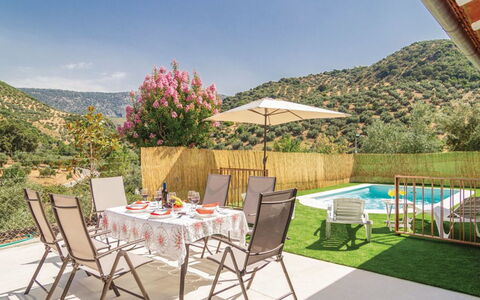 Las Tijeras: L'Eau, Plante, Bâtiment, Jour, Propriété, Ciel, Piscine, Bleu Azur, Arbre, Plan D'Eau