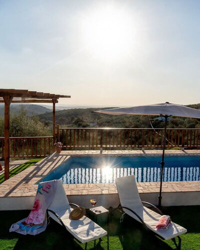 La Pedriza: L'Eau, Plante, Bâtiment, Jour, Propriété, Ciel, Piscine, Bleu Azur, Arbre, Plan D'Eau
