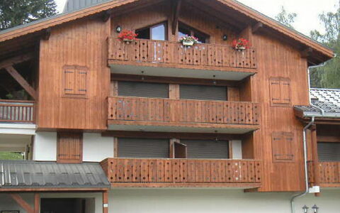 Le Tagre: Maison, Propriété, Bâtiment, Toit, Balcon, Domicile, Façade, Bois, Siding, Immobilier