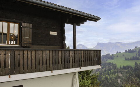 Chalet les Pitchounes: Ciel, Nuage, Propriété, Fenêtre, Bois, Arbre, Bâtiment, Maison, Point De Repère