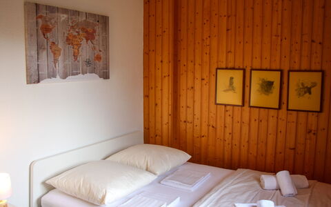 Chalet les Pitchounes: Meubles, Propriété, Bâtiment, Confort, Bois, Textile, Éclairage, Design Intérieur, Architecture, Cadre De Lit