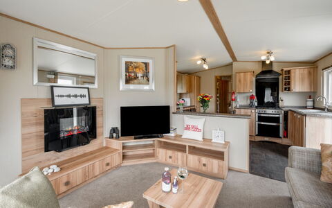 Golf View: Marron, Cadre, Propriété, Canapé, Meubles, Table, Bois, Design Intérieur, Éclairage, Sol