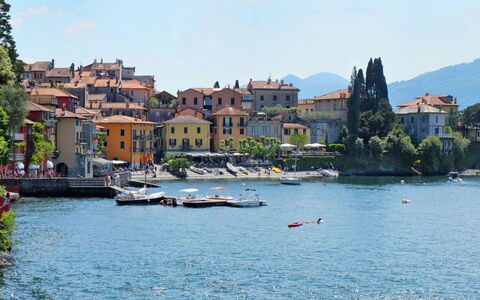 Varenna 647: Plante, Ciel, Communauté Des Plantes, Paysage Naturel, Branche, Arbre, Herbe, Arbuste, À Feuilles Caduques, Paysage