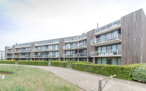 Duinenhof 18 with Parking: Ciel, Plante, Nuage, Bâtiment, Lot Terre, Design Urbain, Herbe, Condominium, Bloc Tour, Espace Public