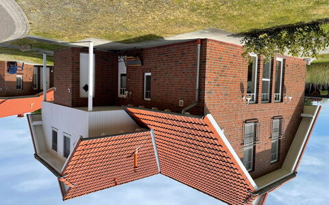 Katamaran Ii: Bâtiment, Fenêtre, Brique, Bois, Brickwork, Maison, Rectangle, Design Urbain, Arbre, Pente