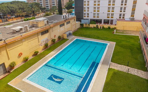 Nemesis: L'Eau, Plante, Fenêtre, Bâtiment, Propriété, Piscine, Bleu Azur, Arbre, Condominium, Design Urbain