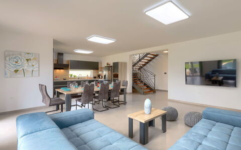 Villa Lea: Table, Canapé, Meubles, Cadre, Design Intérieur, Éclairage, Salon, Bibliothèque, Chaise, Plante D'Appartement