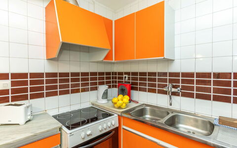 Felix: Cuisine, Appareil De Cuisine, Comptoir, Principaux Appliance, Evier, Sol, Design Intérieur, Cuisinière, Orange, Cabinetry