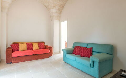 Bianco Trullo: Meubles, Propriété, Canapé, Bois, Design Intérieur, Sol, Confort, Sol, Salon, Mur