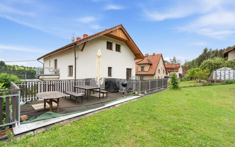 Zupanovice 100: Meubles, Mobilier De Jardin, Chaise, Jardin, Arrière-Cour, Ombre, Cour, Aménagement Paysager, Eco Hôtel, Tableau De Plein Air