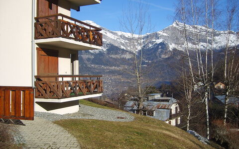 Les Hauts de Saint Gervais: Ciel, Bâtiment, Propriété, Plante, Neige, Pente, Montagne, Biome, Design Urbain, Ombre