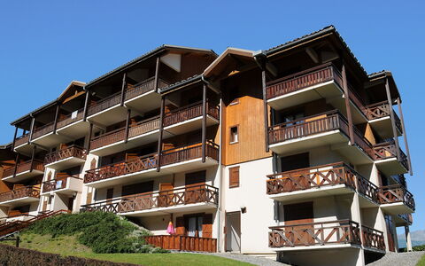 Les Hauts de Saint Gervais: Ciel, Bâtiment, Propriété, Plante, Design Urbain, Condominium, Zone Résidentielle, Façade, Immobilier, Bloc Tour