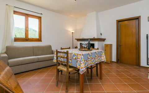 Dependance di Villa Magna: Table, Propriété, Canapé, Meubles, Fenêtre, Bois, Cadre, Salon, Design Intérieur, Chaise