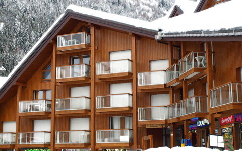Les Combettes D et e: Propriété, Bâtiment, Maison, Neige, Appartement, Immobilier, Domicile, L'Hiver, Toit, Matériel De La Propriété