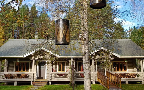 Purnutar B: Bois, Chalet, Maison, Toit, Domicile, Siding, Porche, Cabane En Rondins, Biens, Ombre