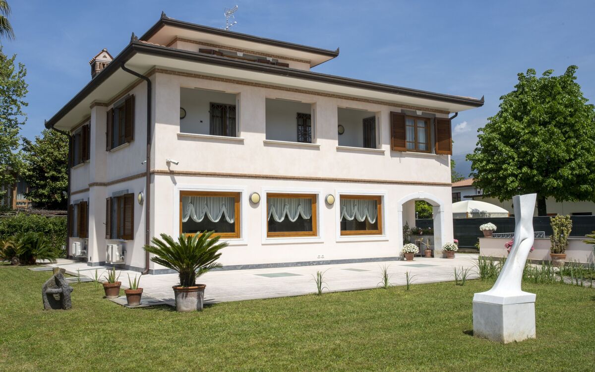 Villa Delle Statue
