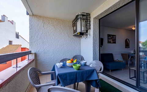 Le Barcarès 966: Appartement, Zone Résidentielle, Balcon, Condominium, Ombre, Daylighting