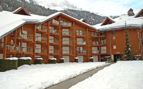 Les Contamines 500: Ciel, Neige, Bâtiment, Nuage, Jour, Propriété, Montagne, Fenêtre, La Nature, Maison