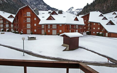 Les Contamines 500: Neige, Bâtiment, Propriété, Fenêtre, Montagne, Arbre, Pente, Maison, Bois, Ciel