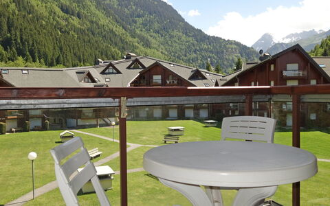 Les Contamines 500: Propriété, Table, Maison, Chaîne De Montagnes, Montagne, Chalet, Meubles, Toit, Station De Montagne, Immobilier
