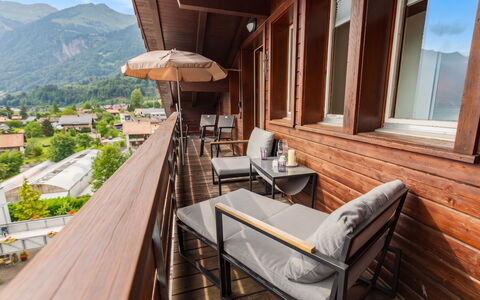 Brienz Sunset: Arbre, Bois, Chalet, Maison, Toit, Domicile, Lot Terre, Zone Rurale, Siding