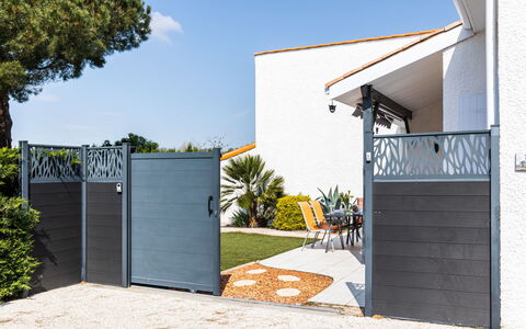Les Palmyriennes: Propriété, Meubles, Confort, Bois, Table, Télévision, Sol, Design Intérieur, Sol, Architecture