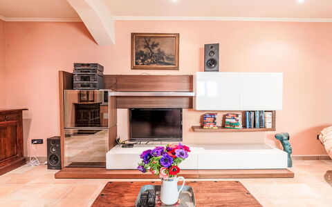 Pietrabruna 673: Meubles, Design Intérieur, Sol, Sol, Pièce, Éclairage, Salon, Télévision, Domicile, Appareil Électronique