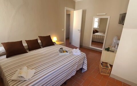 Loft Lucca: Propriété, Meubles, Bâtiment, Confort, Bois, Design Intérieur, Sol, Sol, Oreiller