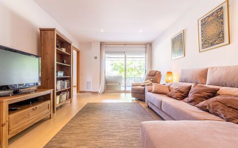 Luxor: Meubles, Propriété, Cabinetry, Cadre, Bâtiment, Canapé, Bois, Éclairage, Design Intérieur, Confort