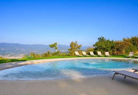 Villa Campestri: L'Eau, Ciel, Plante, Paysage Naturel, Piscine, Arbre, Mobilier De Jardin, Loisir, Paysage, Herbe