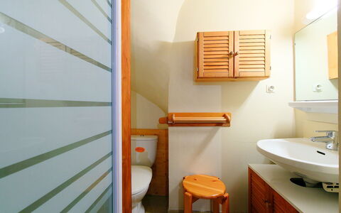 Les Periades: Bâtiment, Meubles, Évier, Bois, Design Intérieur, Sol, Sol, Mur, Dur