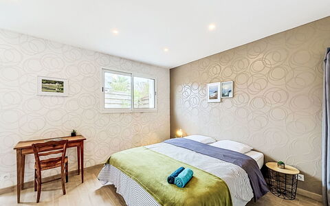 Les Bégonias: Design Intérieur, Meubles, Mur, Chambre, Sol, Lit, Sol, Plafond, Linge, Pièce