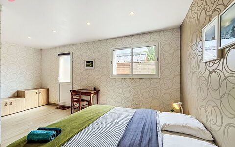 Les Bégonias: Design Intérieur, Meubles, Sol, Sol, Mur, Chambre, Plafond, Lit, Bois, Pièce