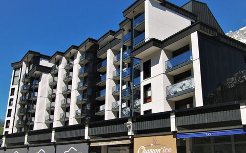 L'Outa: Ciel, Bâtiment, Propriété, Fenêtre, Design Urbain, Condominium, Bloc Tour, Quartier, Matériel De La Propriété, Zone Résidentielle