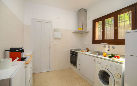 Marisol Park: Buanderie, Cabinetry, Propriété, Machine À Laver, Sécheuse, Meubles, Fenêtre, Bâtiment, Cuisine, Cuisinière