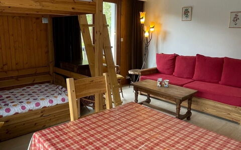 Les Aiguilles du Brévent: Meubles, Propriété, Bâtiment, Confort, Table, Textile, Bois, Design Intérieur, Sol, Sol