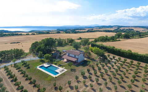 Pescatori: L'Eau, Ciel, Plante, Bâtiment, Bleu Azur, Paysage Naturel, Arbre, Plan D'Eau, Plage, Terrain